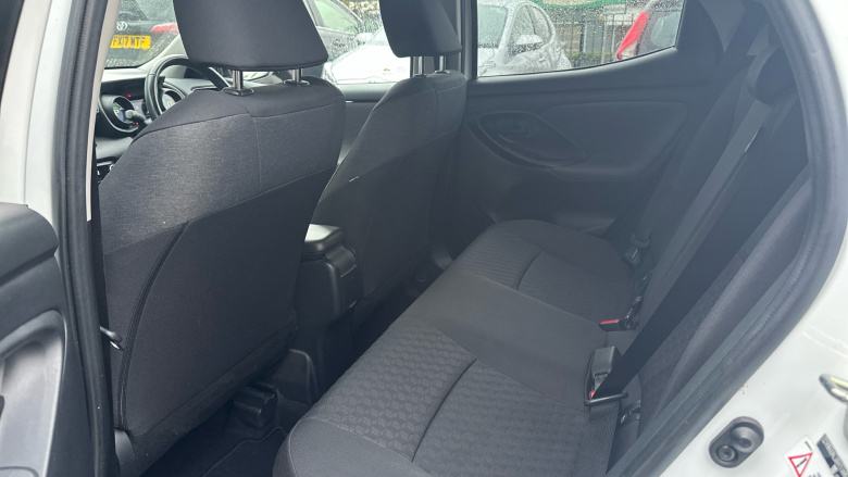 Toyota Yaris 1.5 Hybrid Design 5dr CVT Hybrid Hatchback